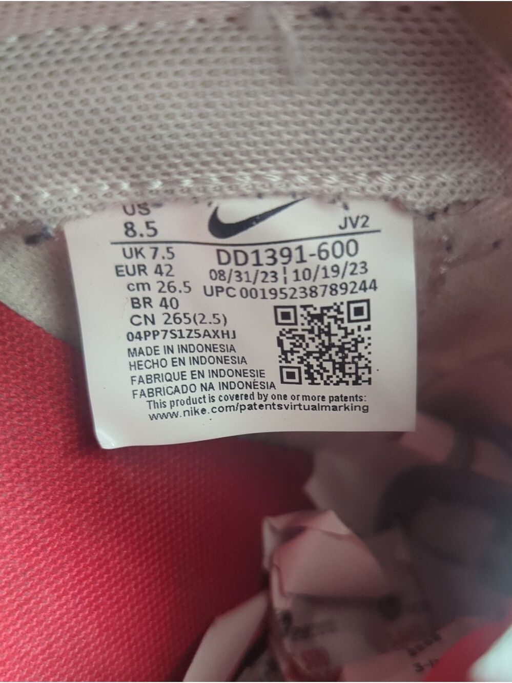 2023 Nike Dunk Low 'Championship Red' - Picture 8 of 12